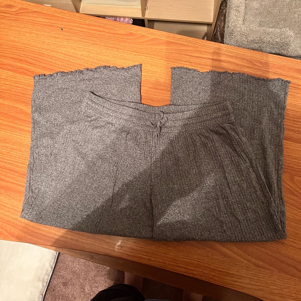 KATE QUINN Heathered Grey Ribbed Knit Capri Lounge Pants size MEDIUM